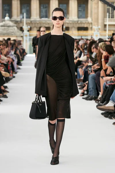 Look 27